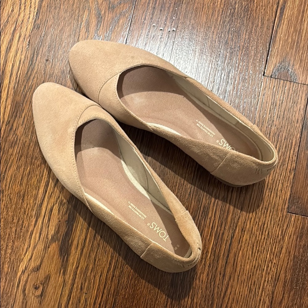 Toms Tan Suede Flats for Casual Comfort